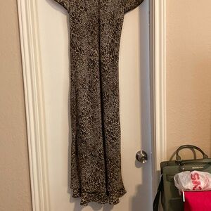 Leopard print dress long. Dress lined